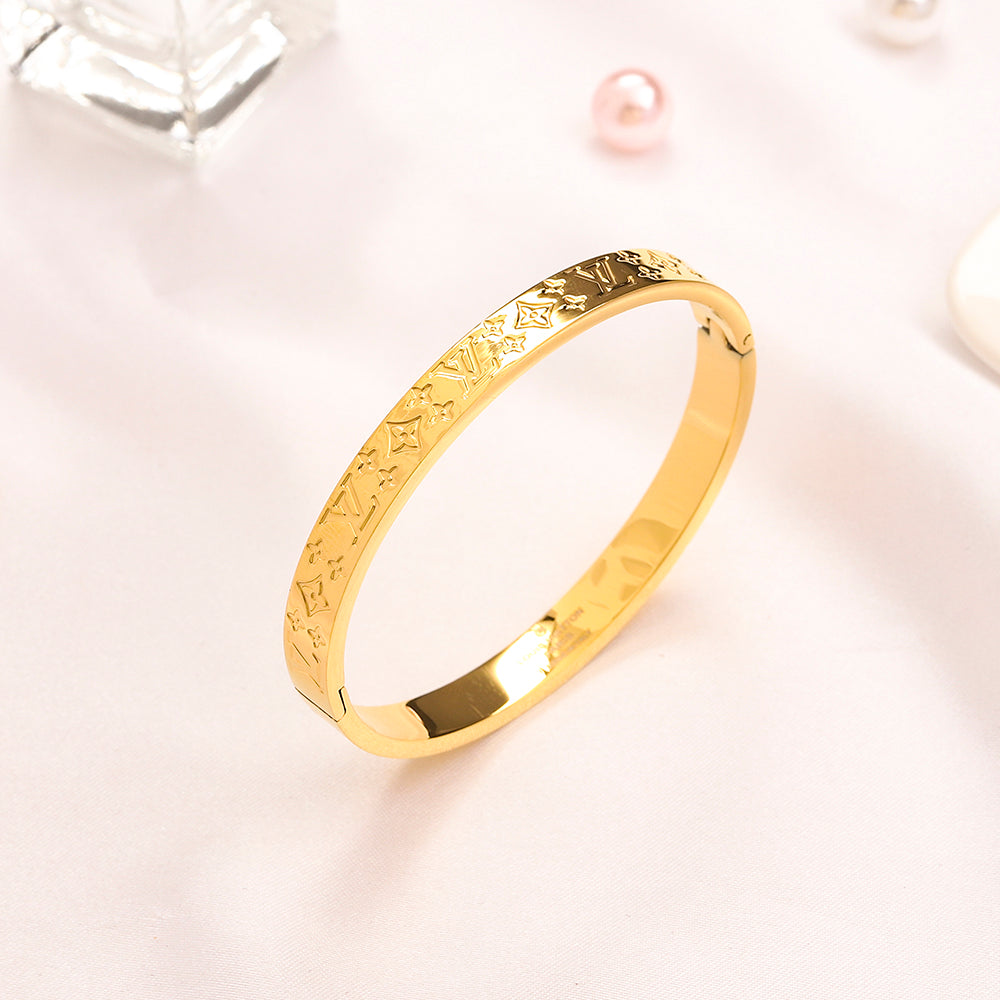 Luxe Bangle: Item(F# B0148.)