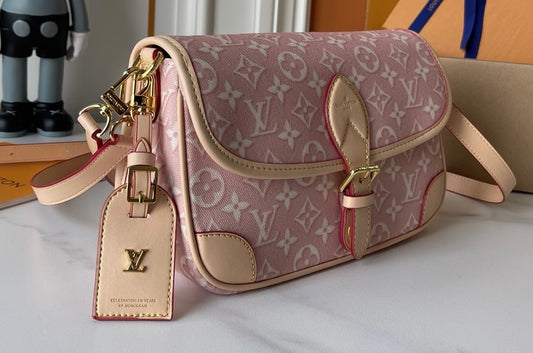 Party-Licous Handbag: Item(A# 31433)