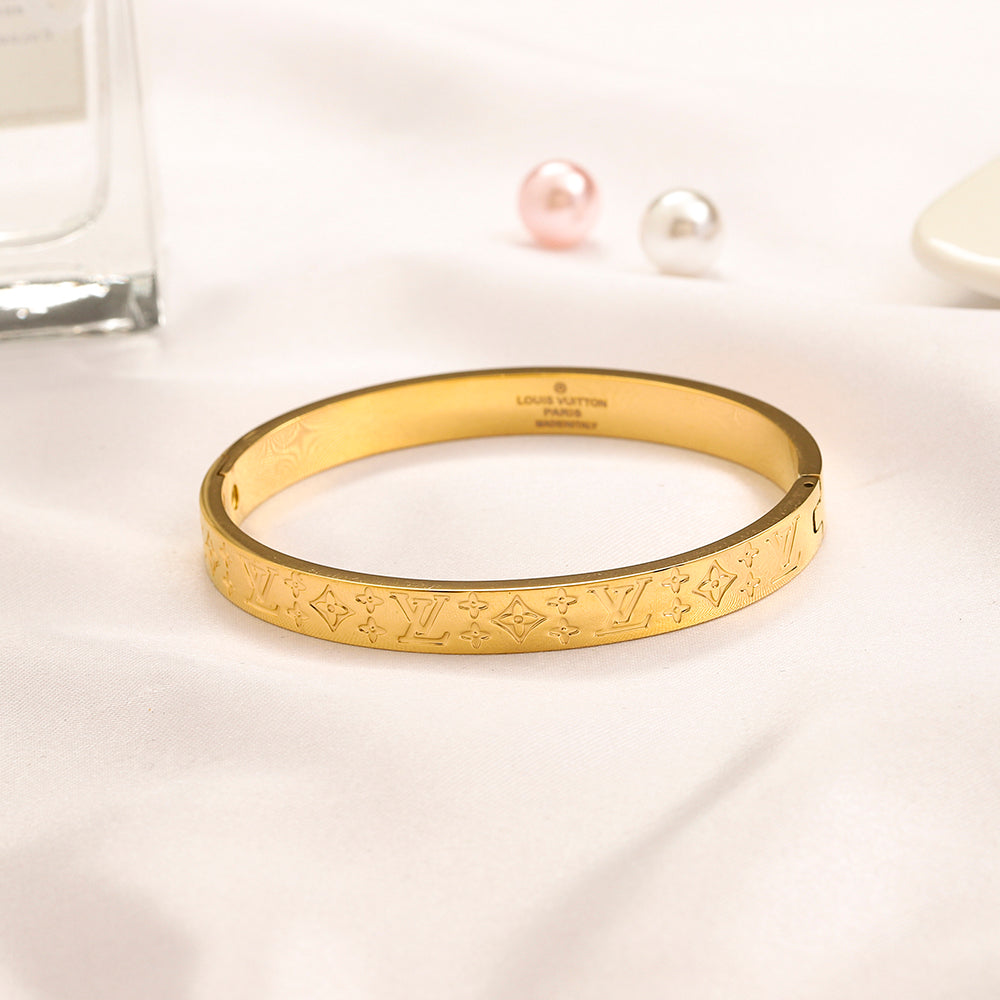 Luxe Bangle: Item(F# B0148.)