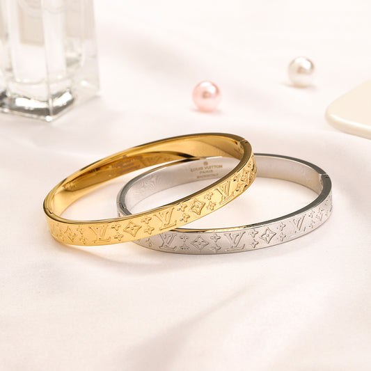 Luxe Bangle: Item(F# B0148.)