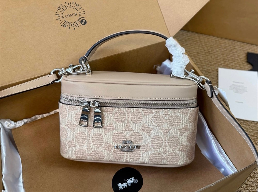 Miss CAMY ( Makeup) Handbag:Item (A#31537)