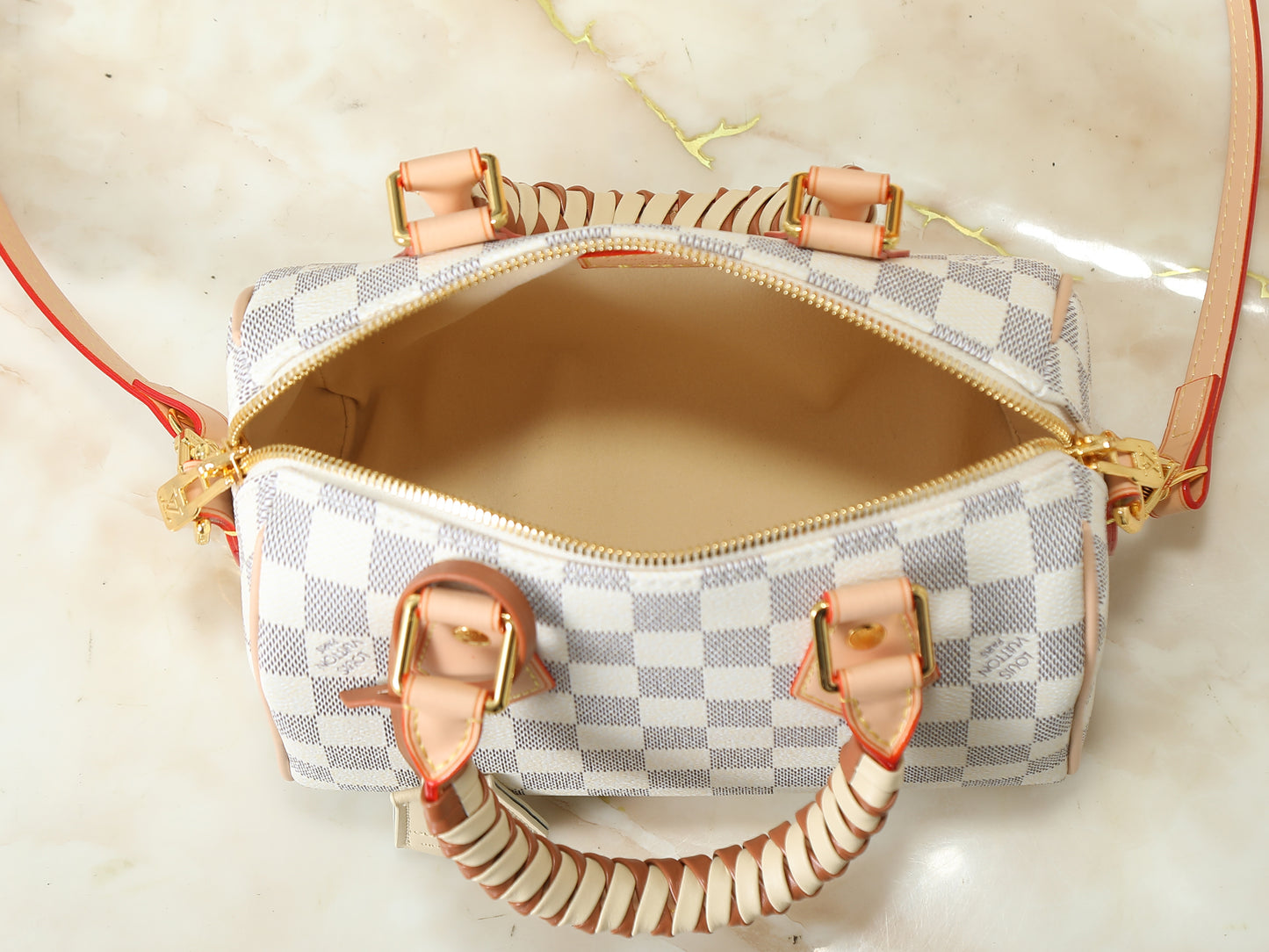 SARIA Handbags: Item(A# 31801)