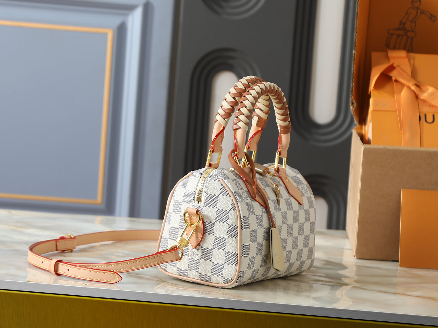 SARIA Handbags: Item(A# 31801)