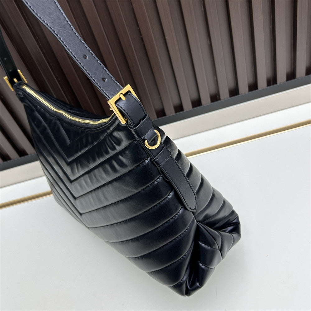 SUZZY Handbag: Item(#A 30674)